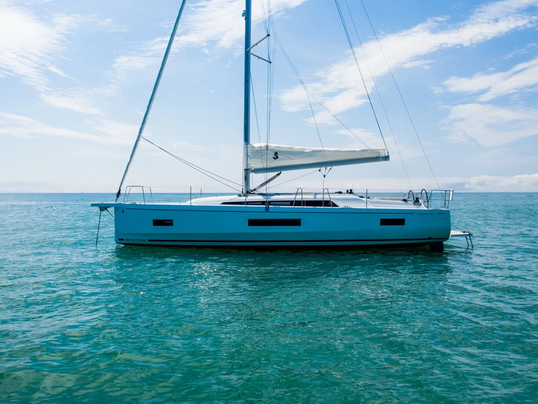 Huur een Bénéteau Oceanis 40.1 in Ao Po