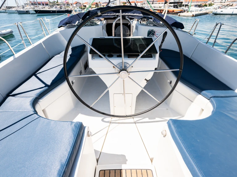 Verhuur Zeilboot in Pirovac - Bénéteau Oceanis 411 Clipper