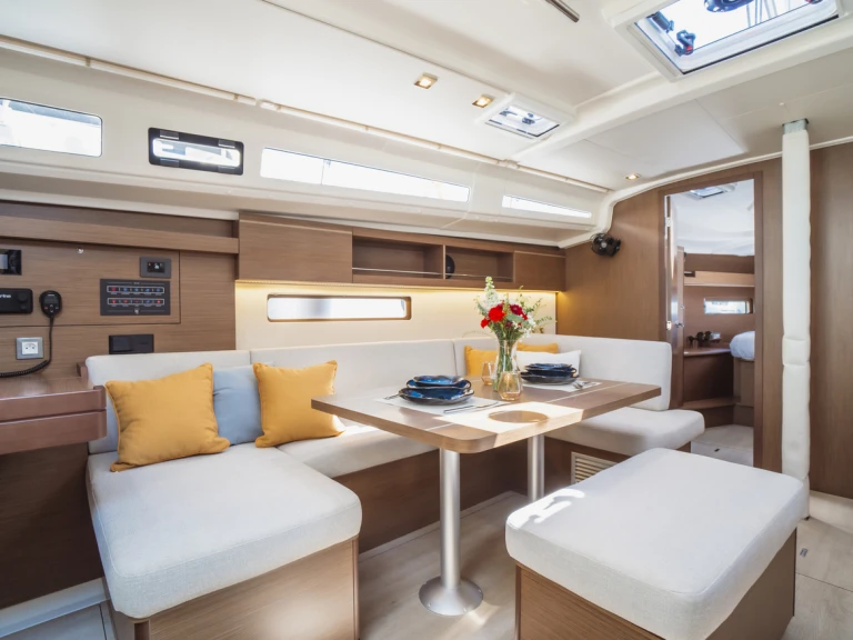 Bénéteau Oceanis 40.1 te huur van particulier of professional in Ao Po