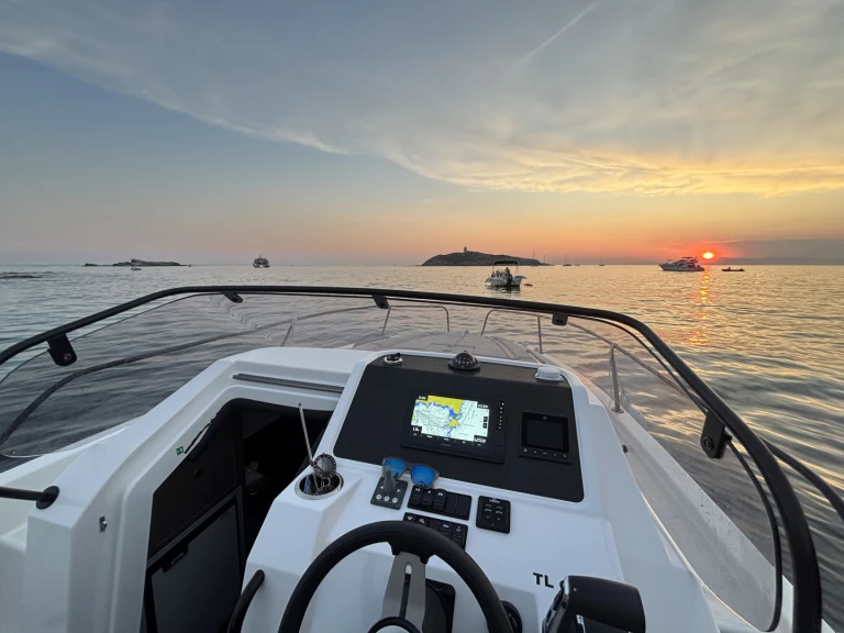 Bootverhuur Bénéteau Flyer 8 SUNdeck in Sanary-sur-Mer via SamBoat