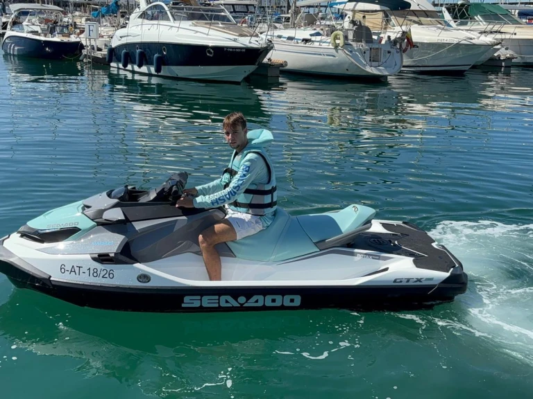 Bootverhuur Sea-Doo Gtx pro 130 in Alicante via SamBoat