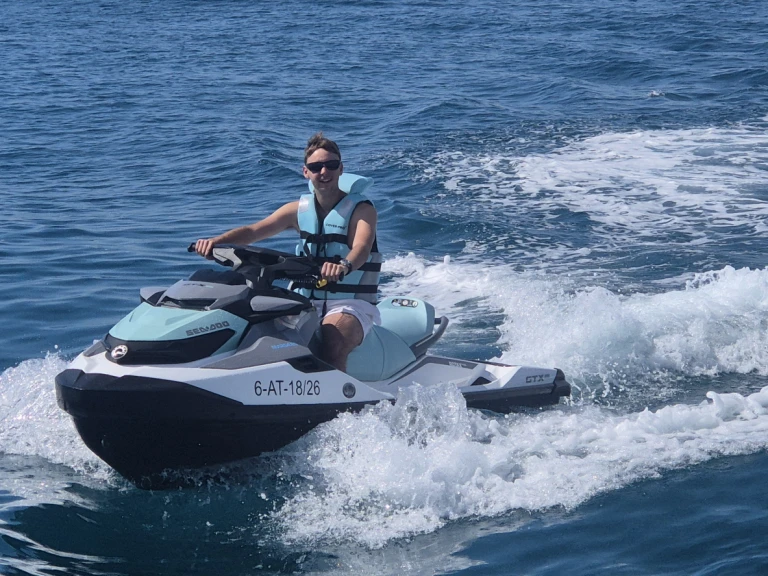 Huur Jet Ski met of zonder schipper Sea-Doo in Alicante