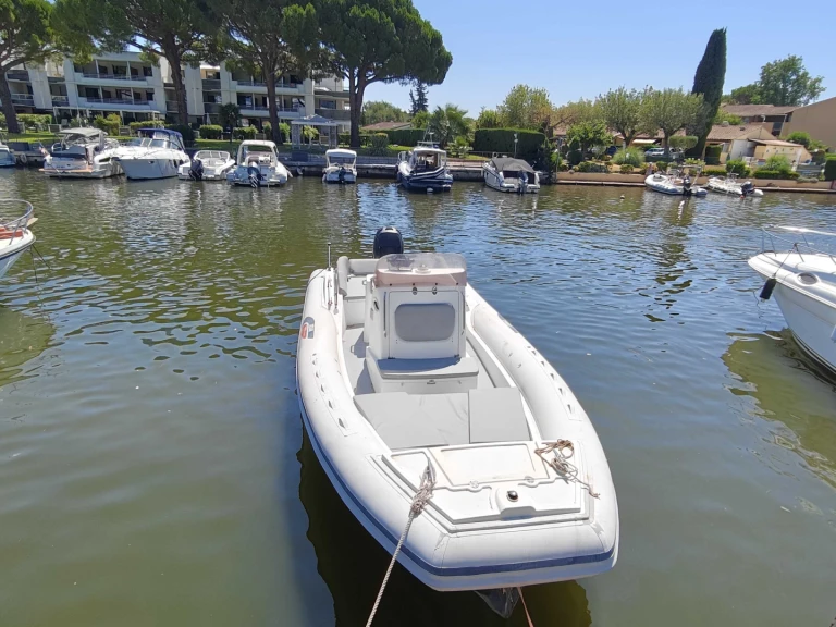 Huur een Selva Selva D840 Exclusive in Port de Cannes Marina