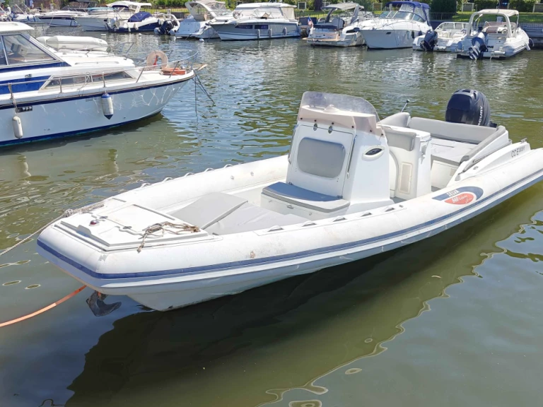 RIB te huur in Port de Cannes Marina voor de beste prijs