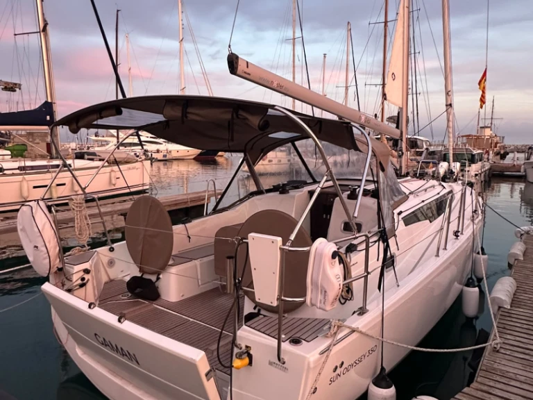 Huur een Jeanneau Sun oddysey 350 in Marina deportiva de Menorca