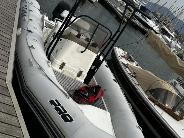 Bootverhuur Zodiac Pro 650 in Saint-Cyprien via SamBoat