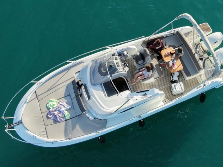 Huur Motorboot met of zonder schipper Jeanneau in Saint-Quay-Portrieux