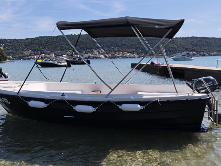 Motorboot te huur in Supetarska Draga voor de beste prijs