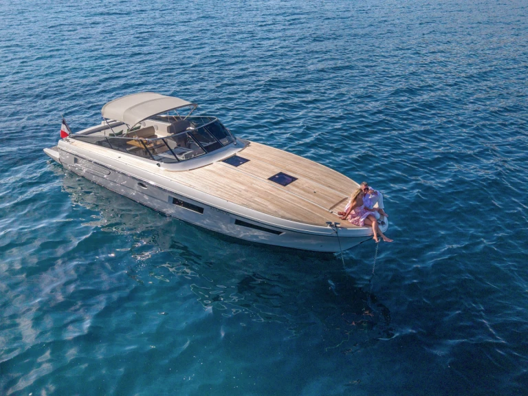 Huur een Itama Itama 45 in Saint-Tropez
