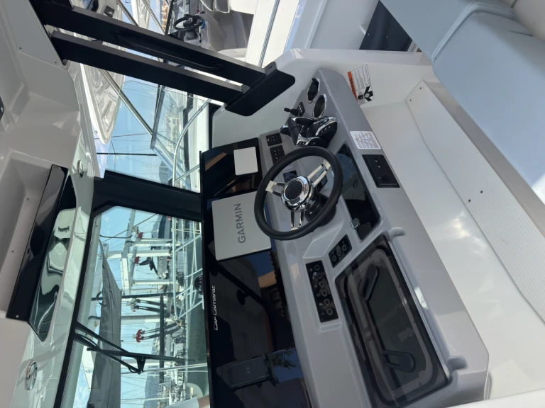 Huur Motorboot met of zonder schipper Jeanneau in Cogolin