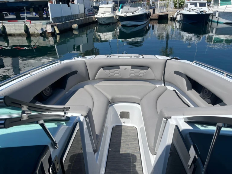 Motorboot te huur in Cogolin voor de beste prijs