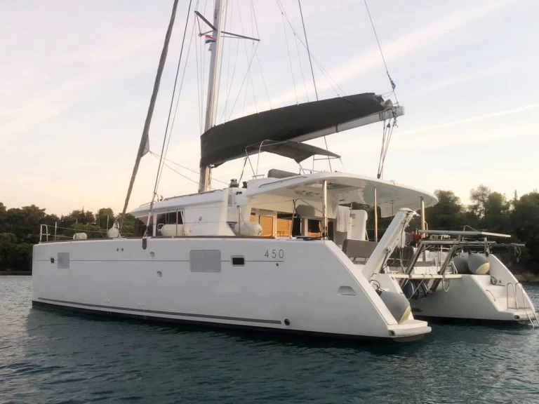 Huur een Lagoon Lagoon 450 F in Álimos