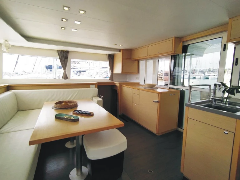 Bootverhuur Álimos goedkoop Lagoon 450 F