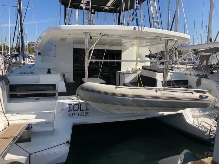 Catamaran te huur in Álimos voor de beste prijs