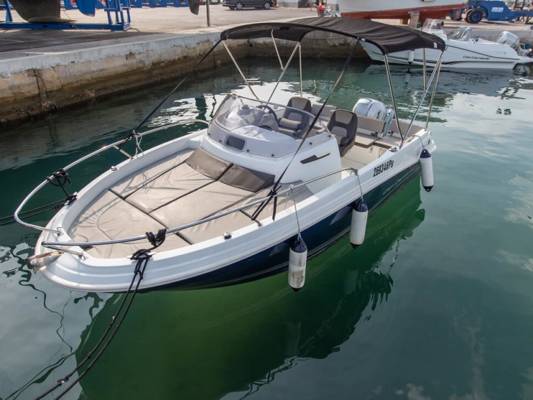 Verhuur Motorboot Jeanneau met vaarbewijs