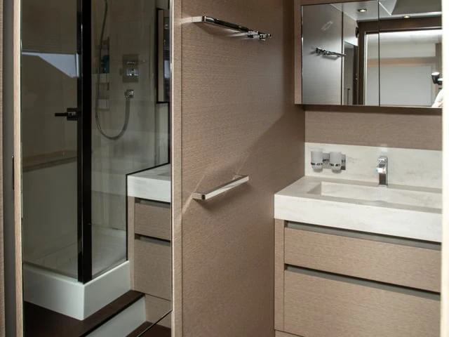 Bootverhuur Prestige 630s in Cannes via SamBoat