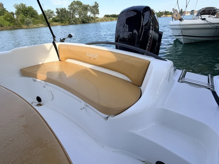 Bootverhuur Bevazzana goedkoop Shark 19