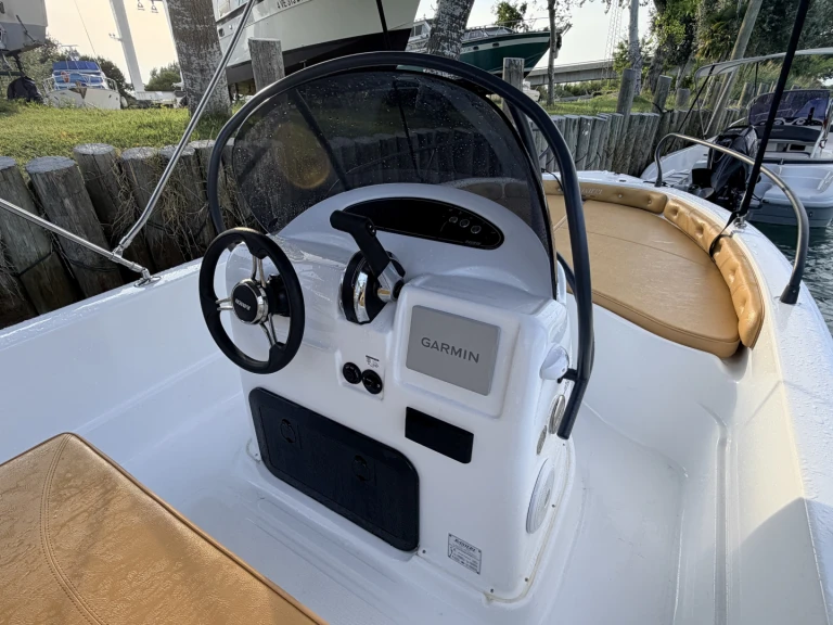 Bootverhuur Ranieri Shark 19 in Bevazzana via SamBoat