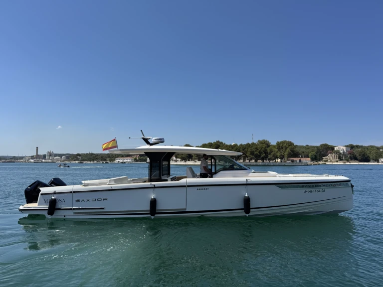 Huur een Saxdor SAXDOR 400 GTS in Mahon Port