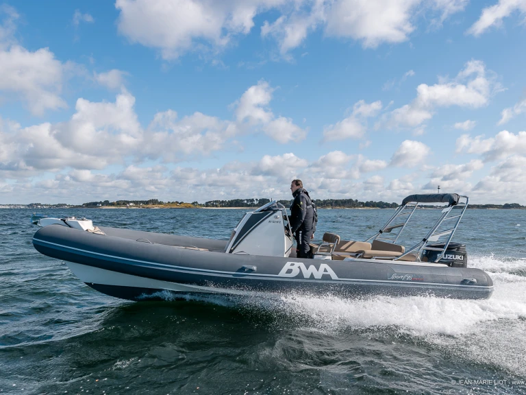 Jachthuur in La Trinité-sur-Mer - Bwa Sport 26 GTO via SamBoat