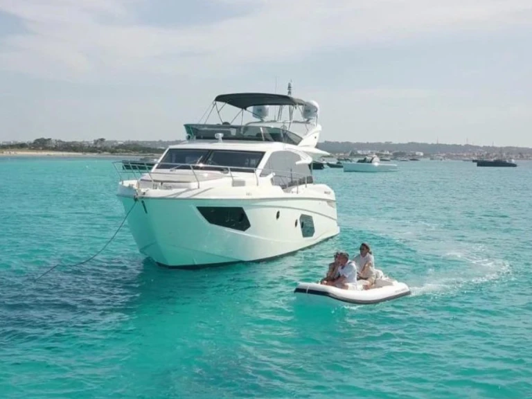 Verhuur Motorboot Absolute Yachts met vaarbewijs