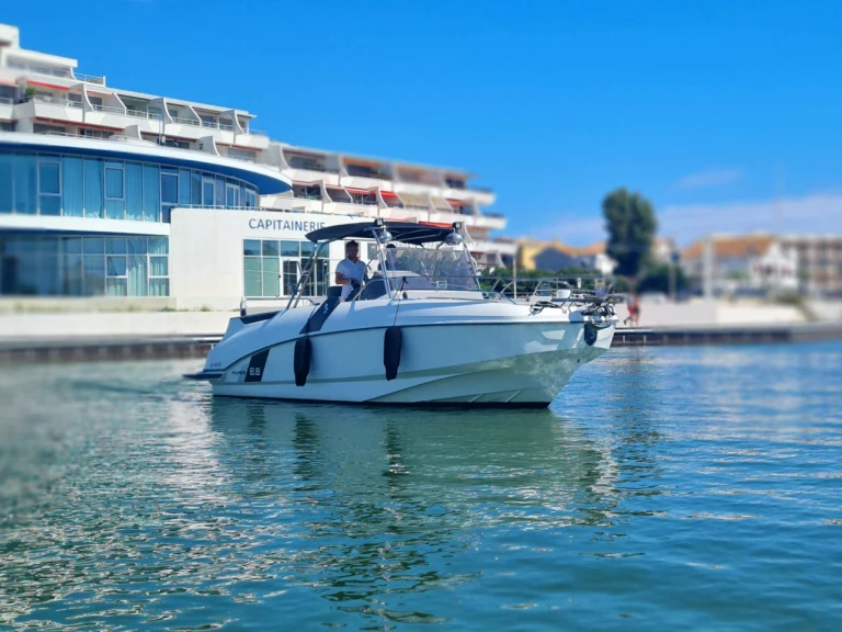 Huur een Bénéteau Flyer 8.8 SUNdeck in Saint-Raphaël