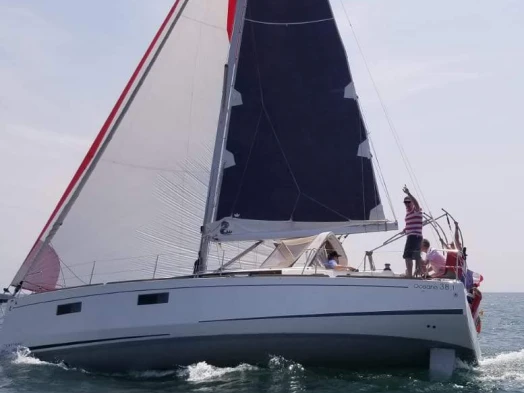 Verhuur Zeilboot Bénéteau met vaarbewijs