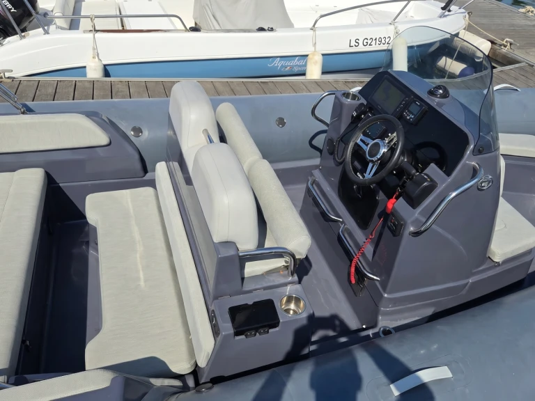 Bootverhuur Zodiac Medline 7.5 in Les Sables-d'Olonne via SamBoat
