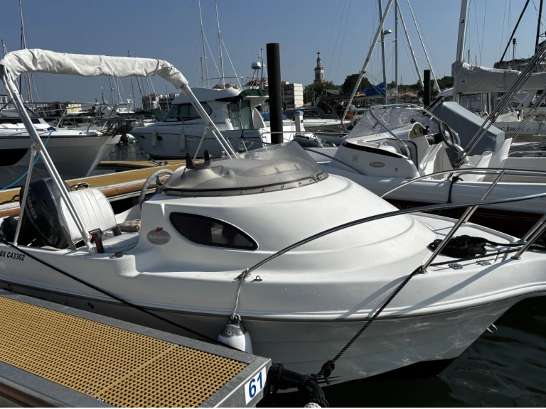 Verhuur Motorboot Quicksilver met vaarbewijs