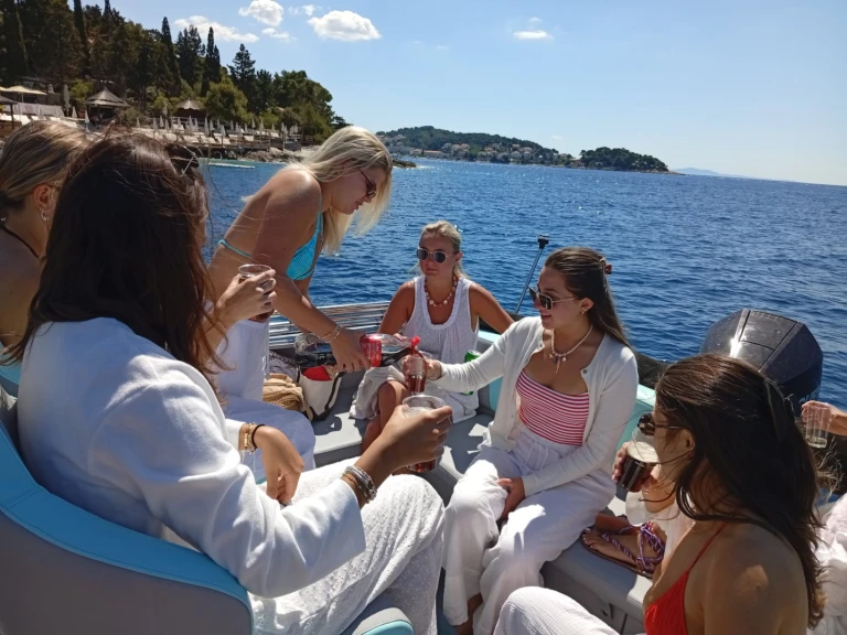 Motorboot te huur in Split voor de beste prijs