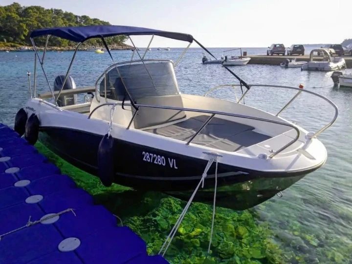 Verhuur Motorboot Quicksilver met vaarbewijs