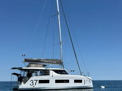 Verhuur Catamaran Aventura met vaarbewijs