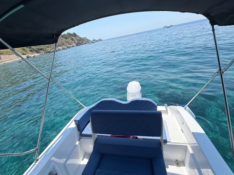 Verhuur Motorboot Trimarchi met vaarbewijs