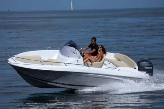Huur een Jeanneau CAP CAMARAT 6,5 CC Style in Port de Hyères (St Pierre)