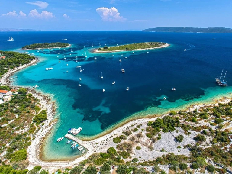 Motorboot te huur in Split voor de beste prijs