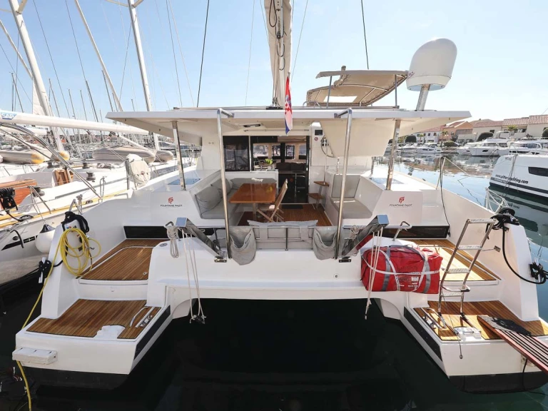 Verhuur Catamaran in Trogir - Fountaine Pajot Lucia 40
