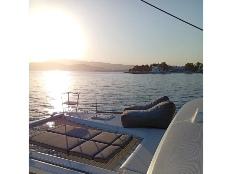 Huur een Lagoon Lagoon 400 S2 in Álimos