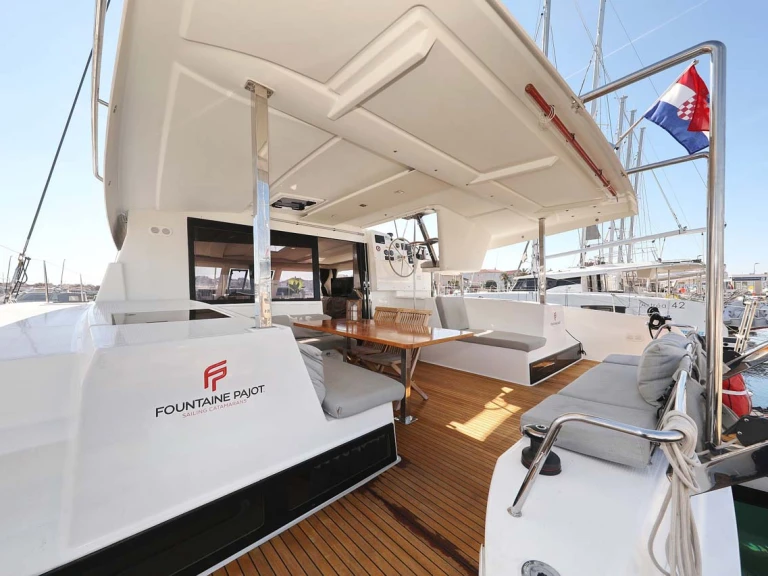 Huur Catamaran met of zonder schipper Fountaine Pajot in Trogir