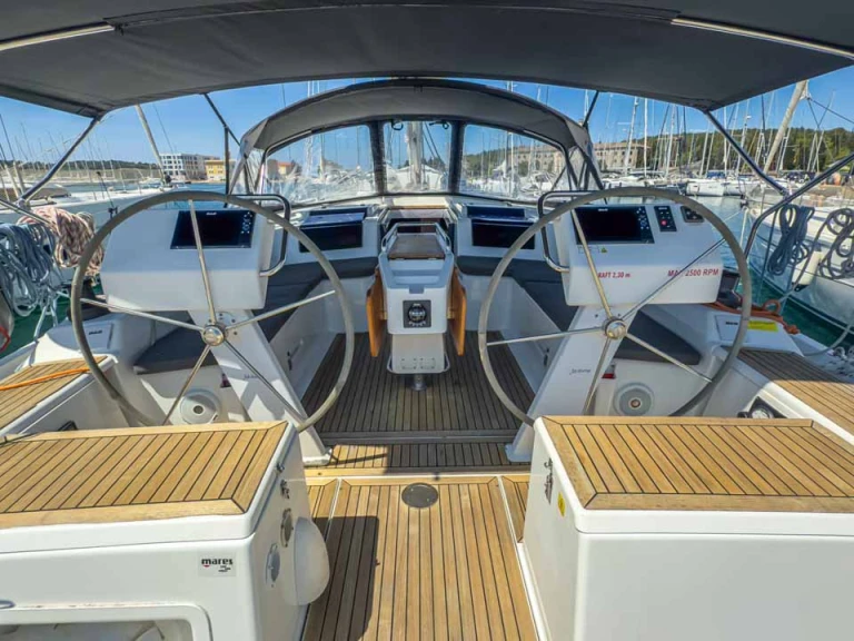 Bootverhuur Hanse Hanse 455 in Pula via SamBoat