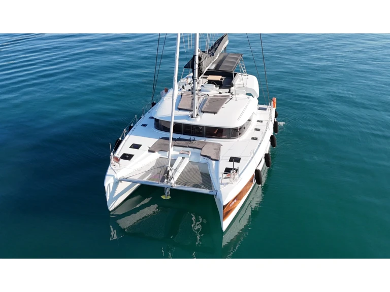 Verhuur Catamaran Lagoon met vaarbewijs