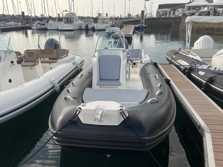 Huur een Zodiac Medline 6.8 in La Trinité-sur-Mer