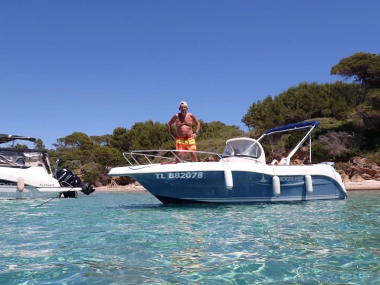 Huur Motorboot met of zonder schipper Quicksilver in Les Salins d'Hyères