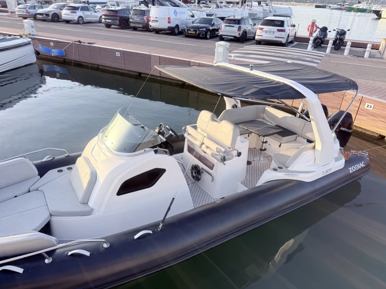 Huur een Zodiac Medline 9 in Port Cogolin