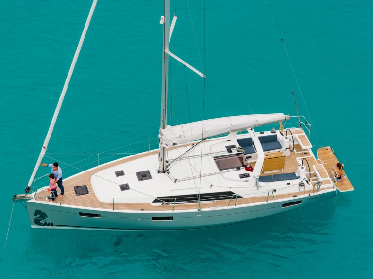 Zeilboot te huur in Port Vauban voor de beste prijs