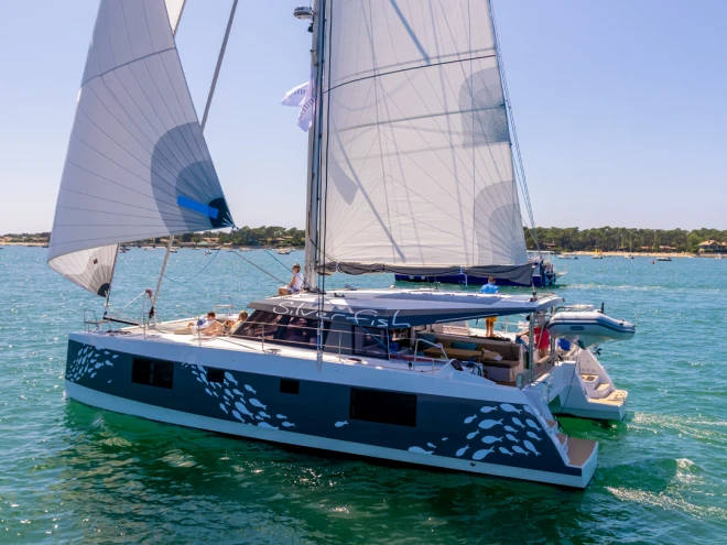 Huur een Nautitech Nautitech 40 Open  in Port-Saint-Louis-du-Rhône