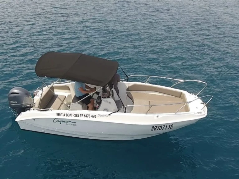 Bootverhuur Trogir goedkoop Cayman 585