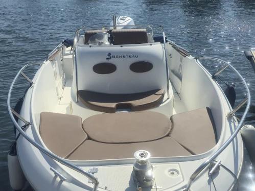 Bootverhuur Ayguade-Ceinturon goedkoop Flyer 650 Open