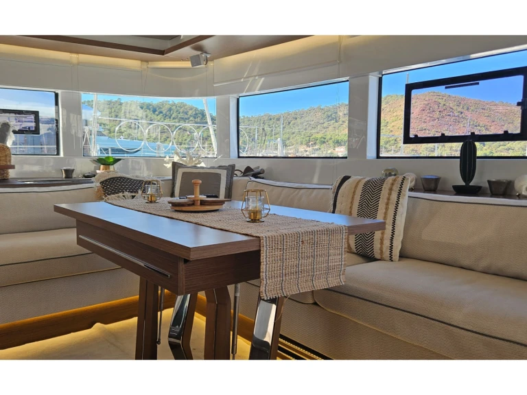 Verhuur Catamaran Lagoon met vaarbewijs