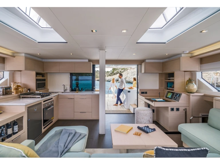 Verhuur Catamaran Lagoon met vaarbewijs