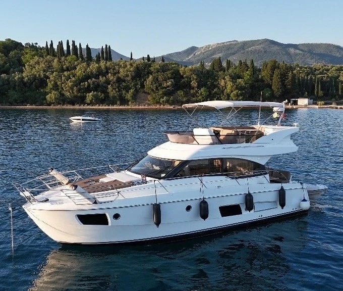 Huur een Bavaria Virtess 420 in Tivat